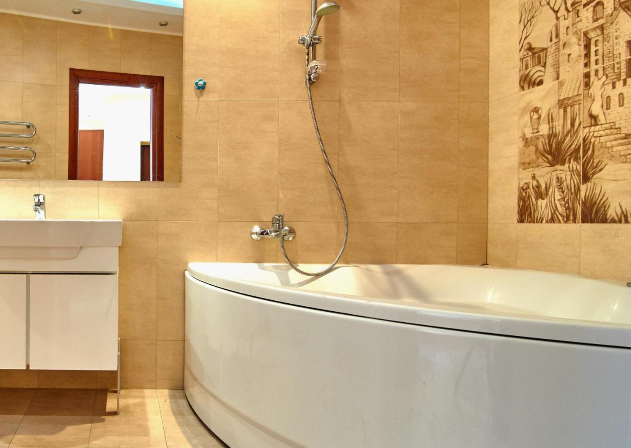 Inn Home Apartments-Olimpiysky Stadium Area キエフ エクステリア 写真