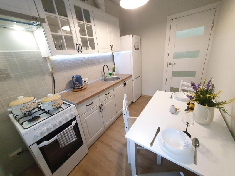 Inn Home Apartments-Olimpiysky Stadium Area キエフ エクステリア 写真