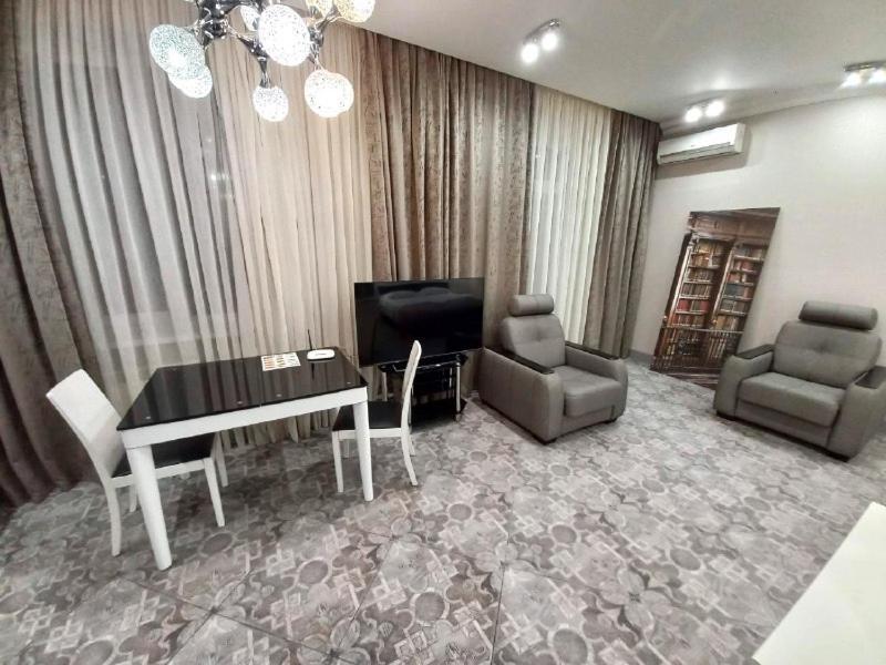 Inn Home Apartments-Olimpiysky Stadium Area キエフ エクステリア 写真